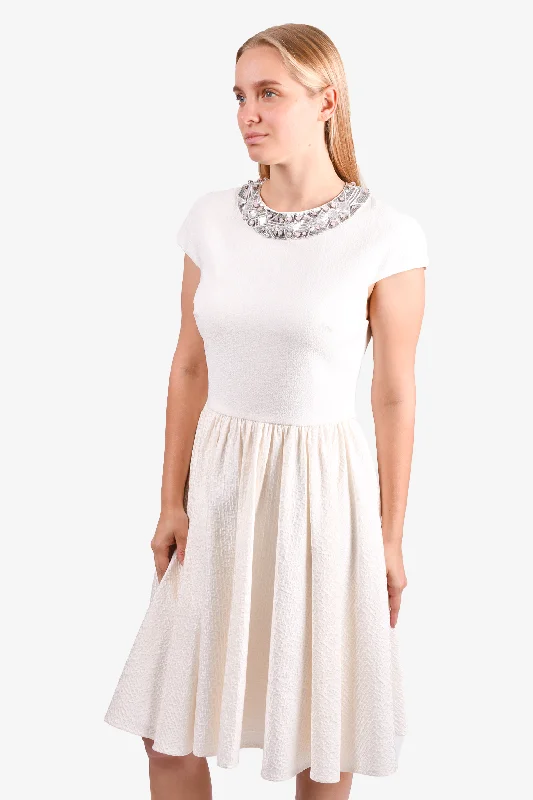 Satin princess dress-Badgley Mischka White Embellished Collared Dress Size 8