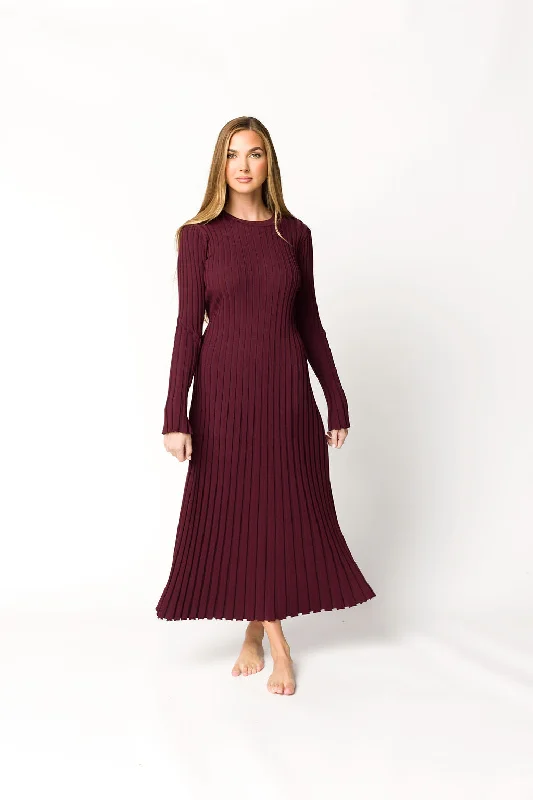 Tucked trendy dress-Colette Premium Long Sleeved Ribbed Knit Maxi Dress in Burgundy - Bump Friendly