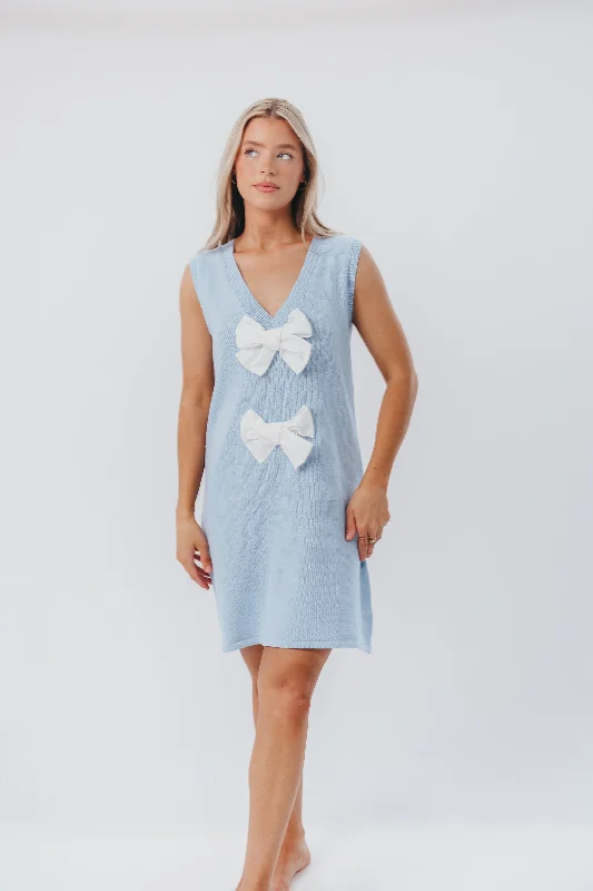 Beat hot dress-Wendy Sleeveless Sweater Mini Dress with Front Bow Detail in Sky/White