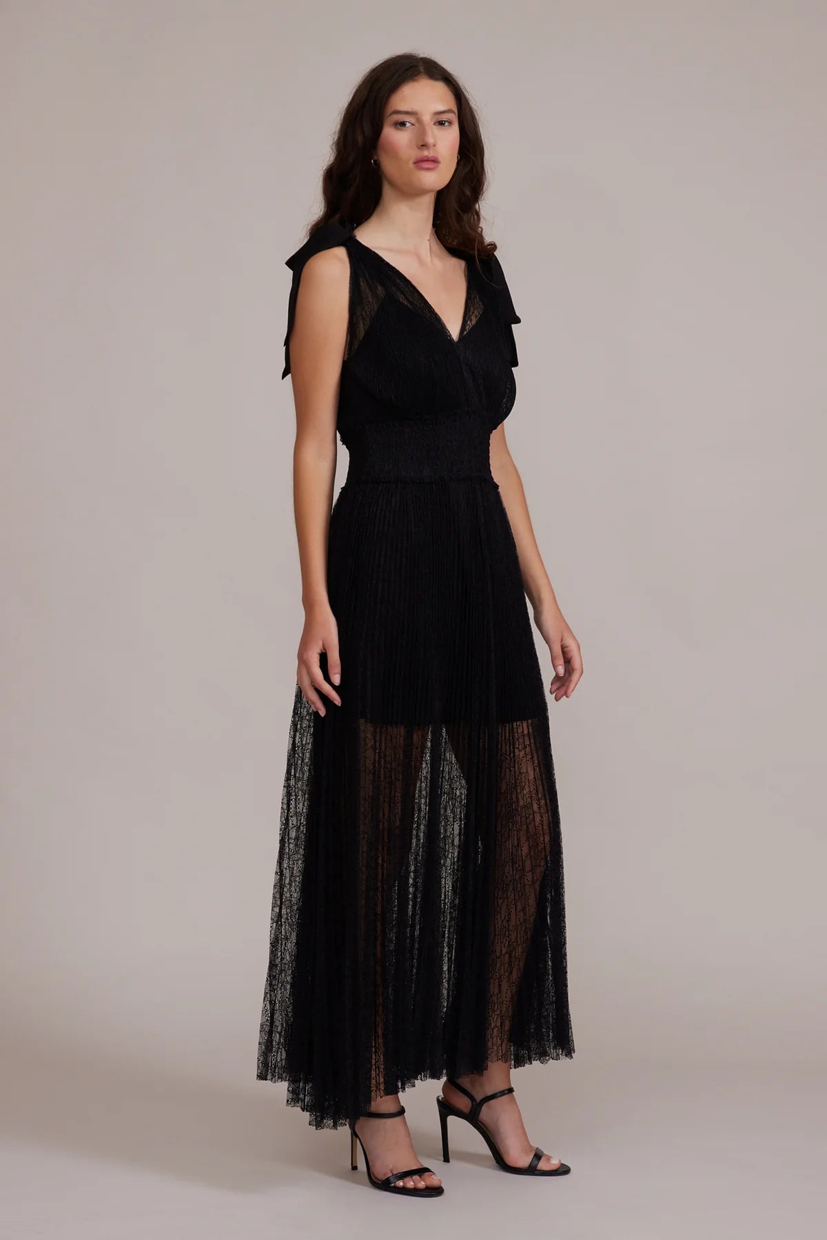 Full windy dress-Solange Lace Maxi Dress