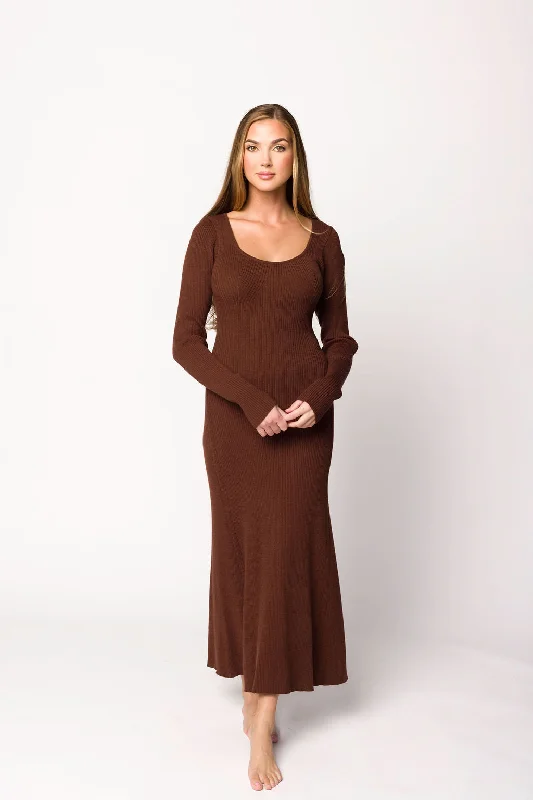 Fine lattice dress-Alison Knit Sweater Maxi Dress in Chestnut